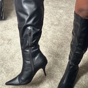 Elegant Black Knee-High Women's Boots